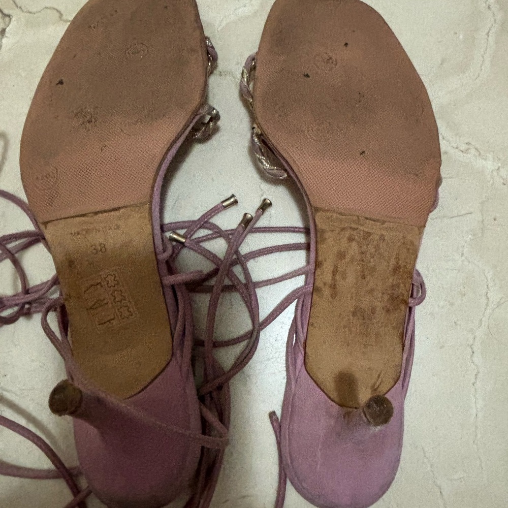 Chanel sandals in pink suede and gold details - Picture 4 of 5